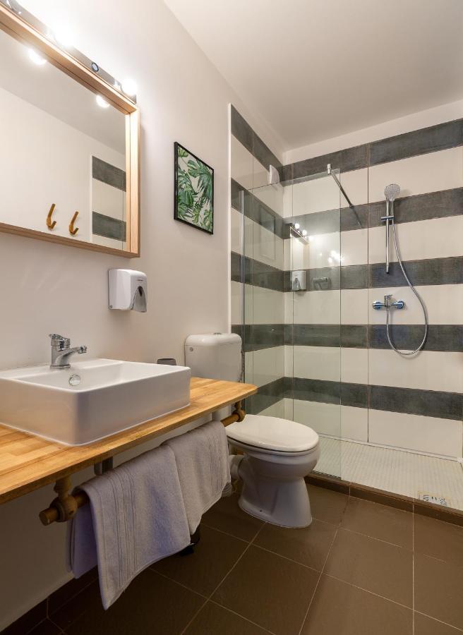 Lagom Hotel Бухарест Экстерьер фото