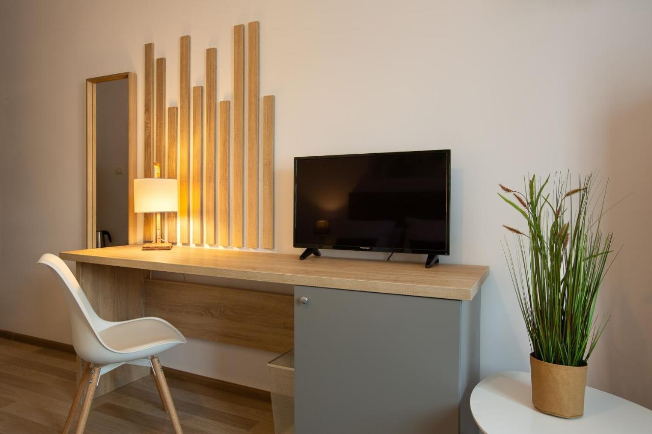 Lagom Hotel Бухарест Экстерьер фото
