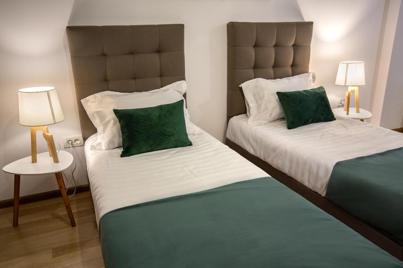 Lagom Hotel Бухарест Экстерьер фото